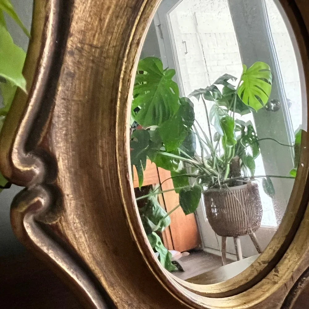 Vintage Gold Wood Oval Wall Mirror Ornate Scalloped Frame 8 Inch Accent Decor